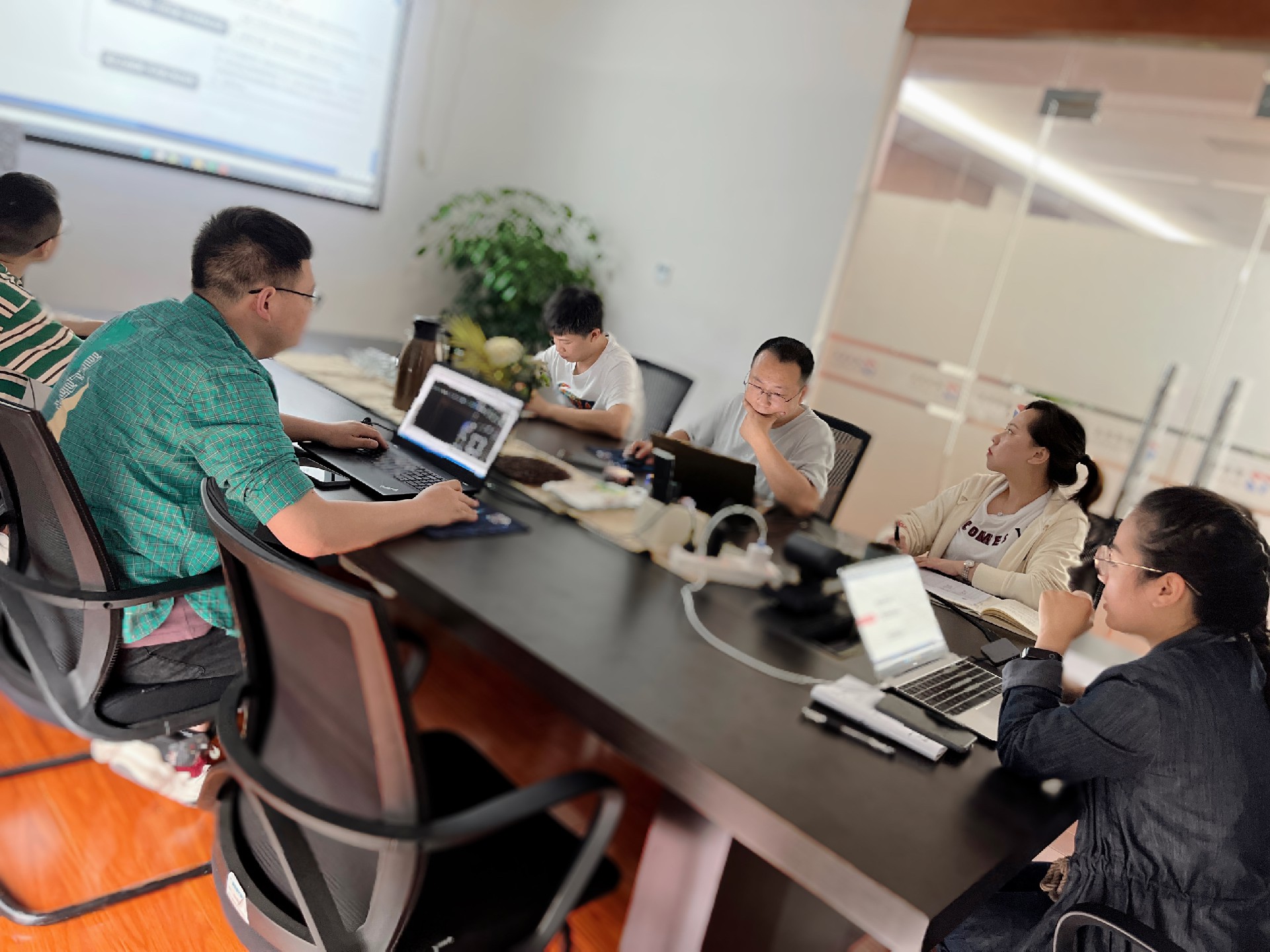 公司開展關(guān)于《公司管理中的法律風(fēng)險》的培訓(xùn) 公司開展關(guān)于《公司管理中的法律風(fēng)險》的培訓(xùn)